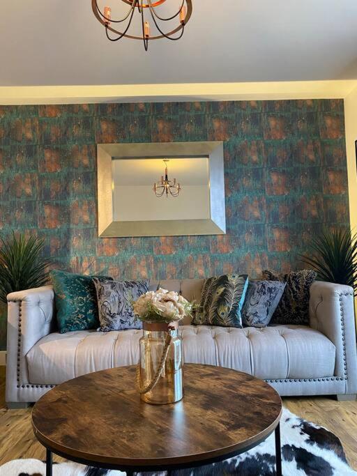 Luxury Riverfront Apartment Newport  Buitenkant foto