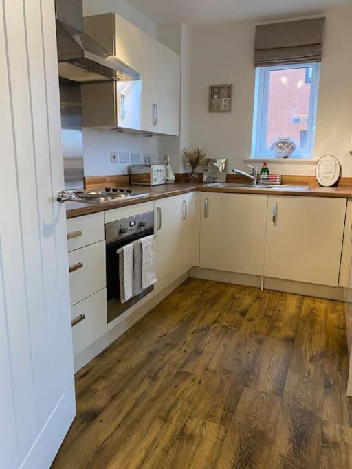 Luxury Riverfront Apartment Newport  Buitenkant foto