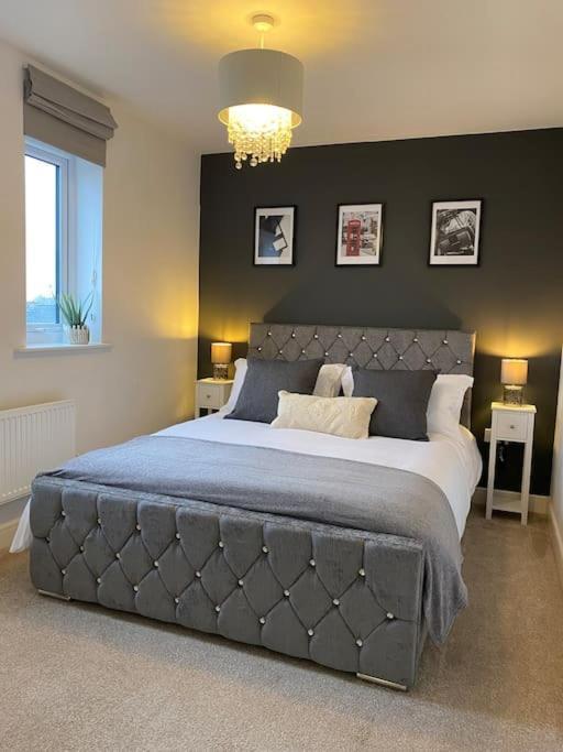 Luxury Riverfront Apartment Newport  Buitenkant foto